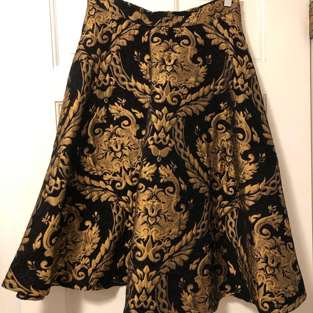 CHICWISH GOLDEN BOUQUET JACQUARD MIDI SKIRT